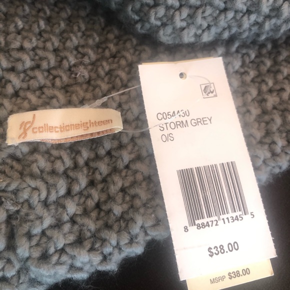 Goes-With-Everything Grey Cowel - Picture 5 of 6